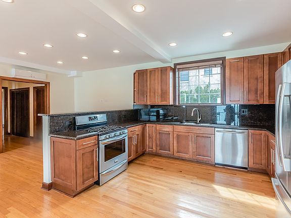 5th image of 1304 W Birchwood Ave APT 1