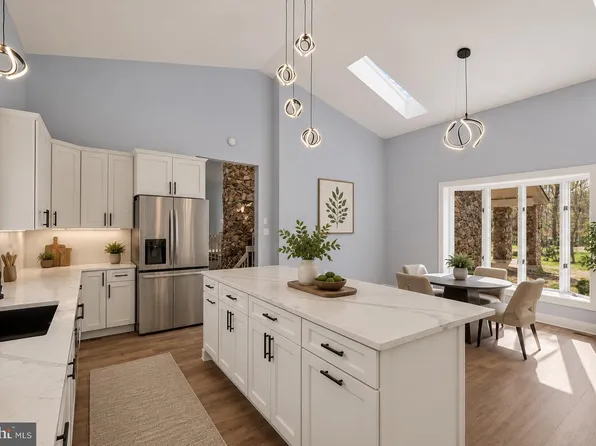 7621 River Rd, Fredericksburg, VA 22407