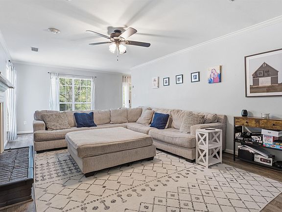 3rd image of 2547 Bridlewood Dr