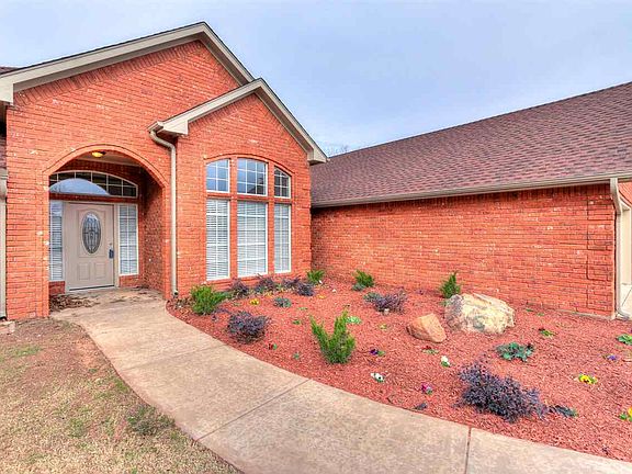 3rd image of 7609 NW Chesley Dr