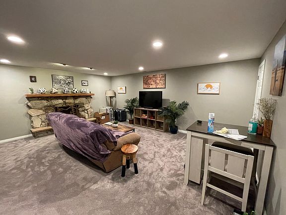 Spacious living room (will be unfurnished)