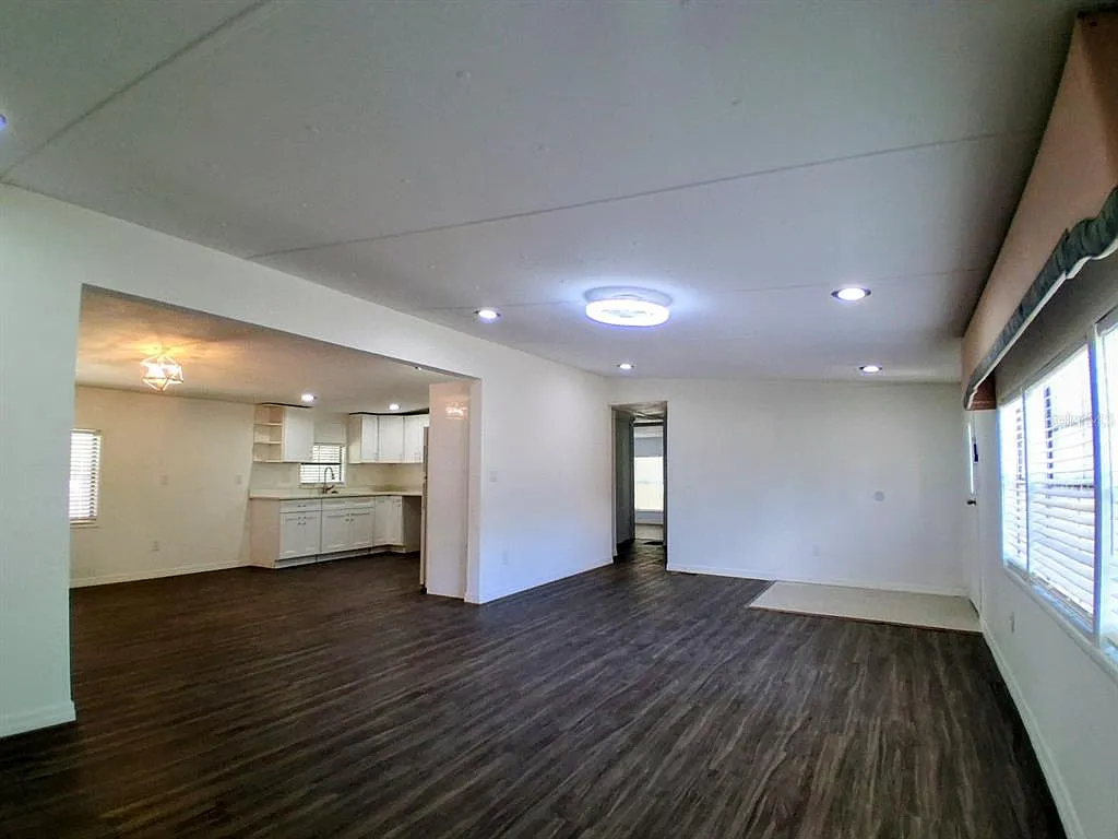 4 bed, 2.0 bath, 1782 sqft, $2,050 — Photo 4