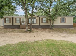 345 Briar Oaks Ln, Azle, TX 76020