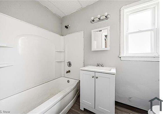 5th image of 3449 E 71st St
