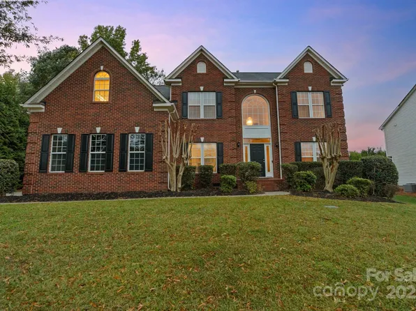 3213 Strawberry Rd, Matthews, NC 28104