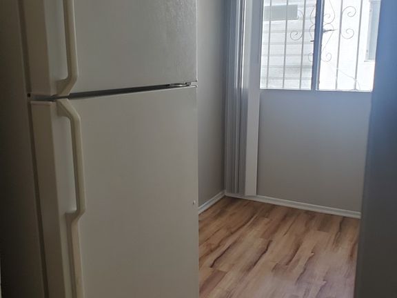 3rd image of 11178 Culver Blvd #7