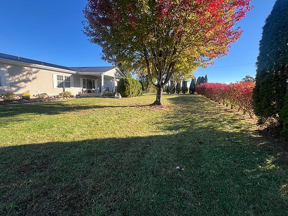 3rd image of 455-455 Hemlock View Rd