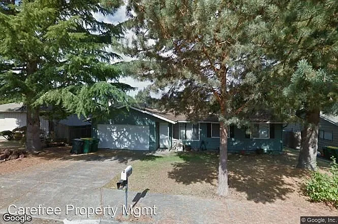 17845 SW Wright St photo 1