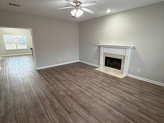2nd image of 193 Lyndhurst Dr