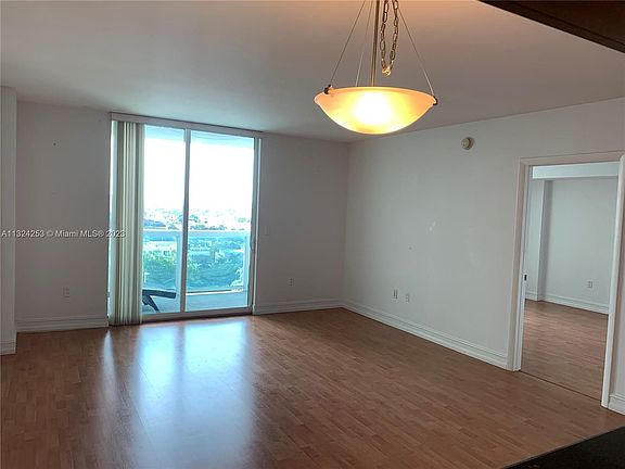 5th image of 1800 N Bayshore Dr APT 1506