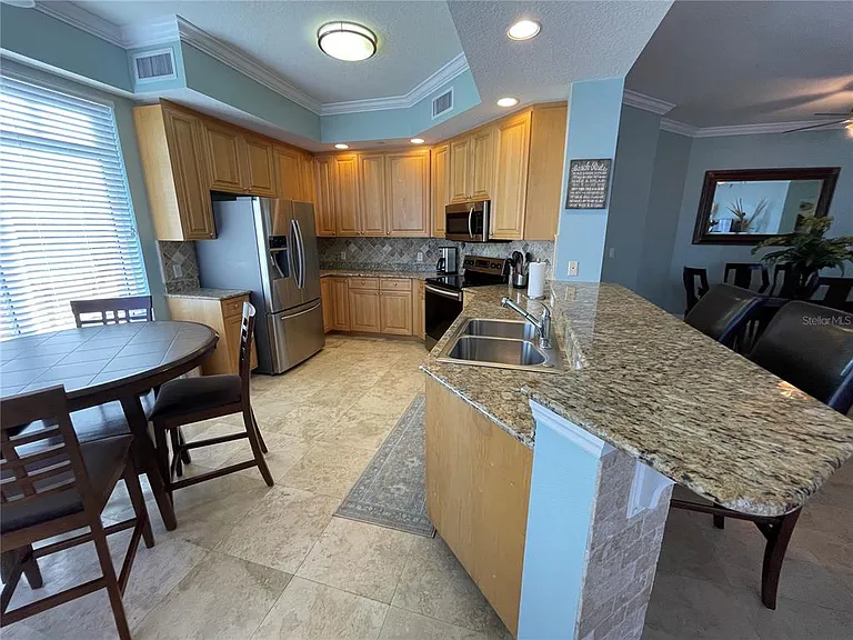521 Mandalay Ave #309 — Photo 10
