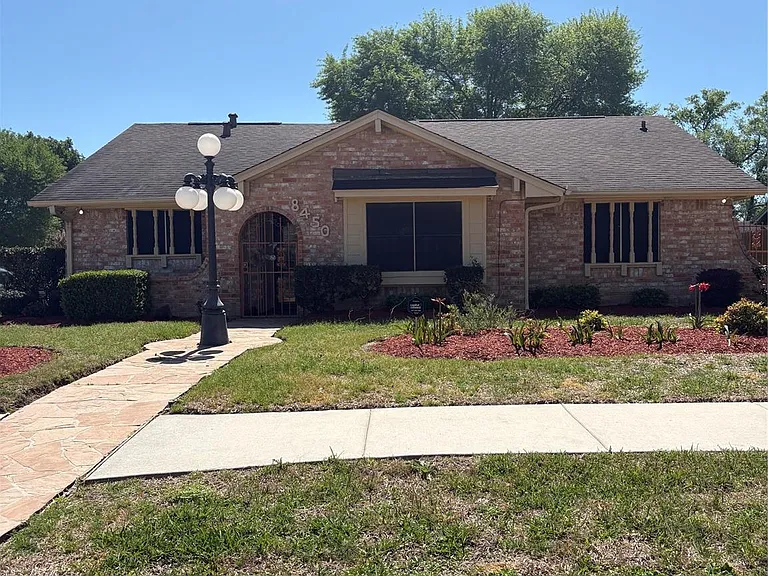 8450 Bigwood St — Photo 1