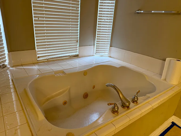 4309 Wingren Dr — Photo 2
