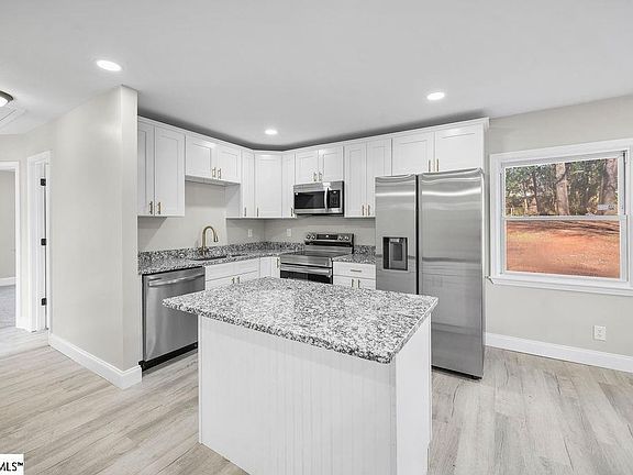 5th image of 117 S Estate Dr
