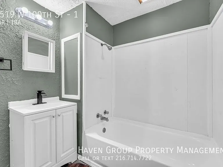 3519 W 100th St #1 — Photo 17