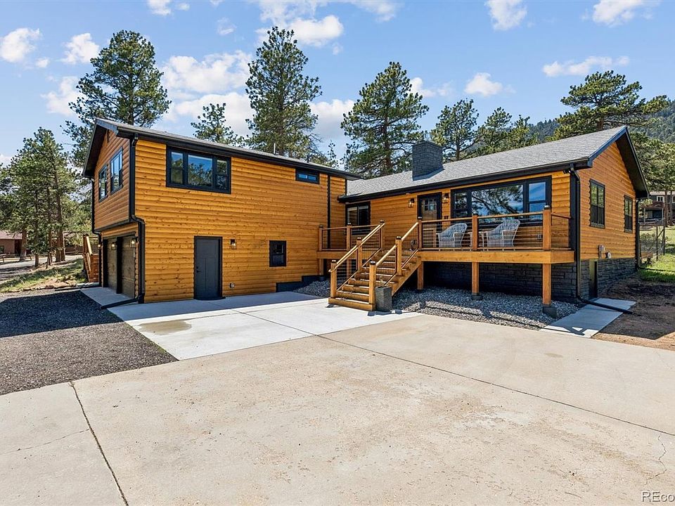1st image of 909 Village Green Lane