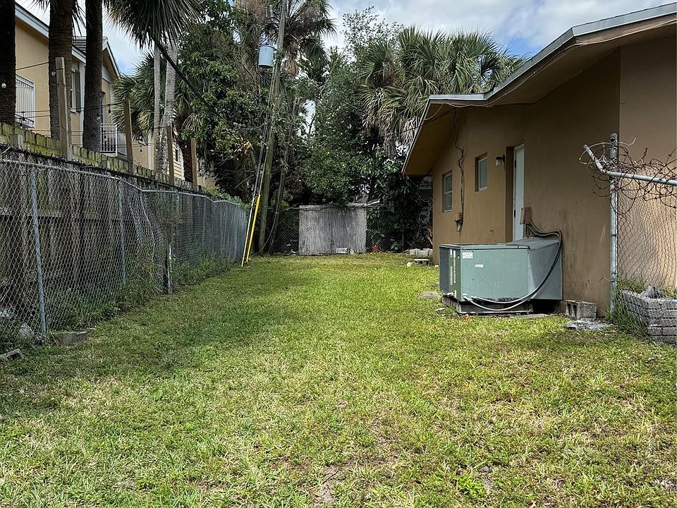 2nd image of 425 SW 18th Avenue