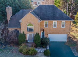 5116 Meadow Creek Dr, Roanoke, VA 24018