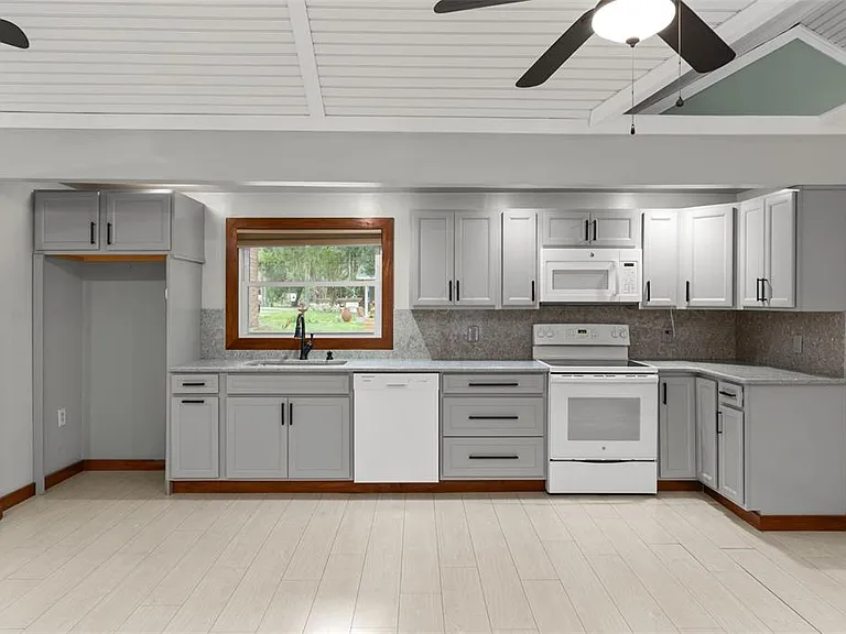 10519 Bridgewood Dr — Photo 14