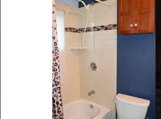 15 Gingerbush Rd, Levittown, PA 19057