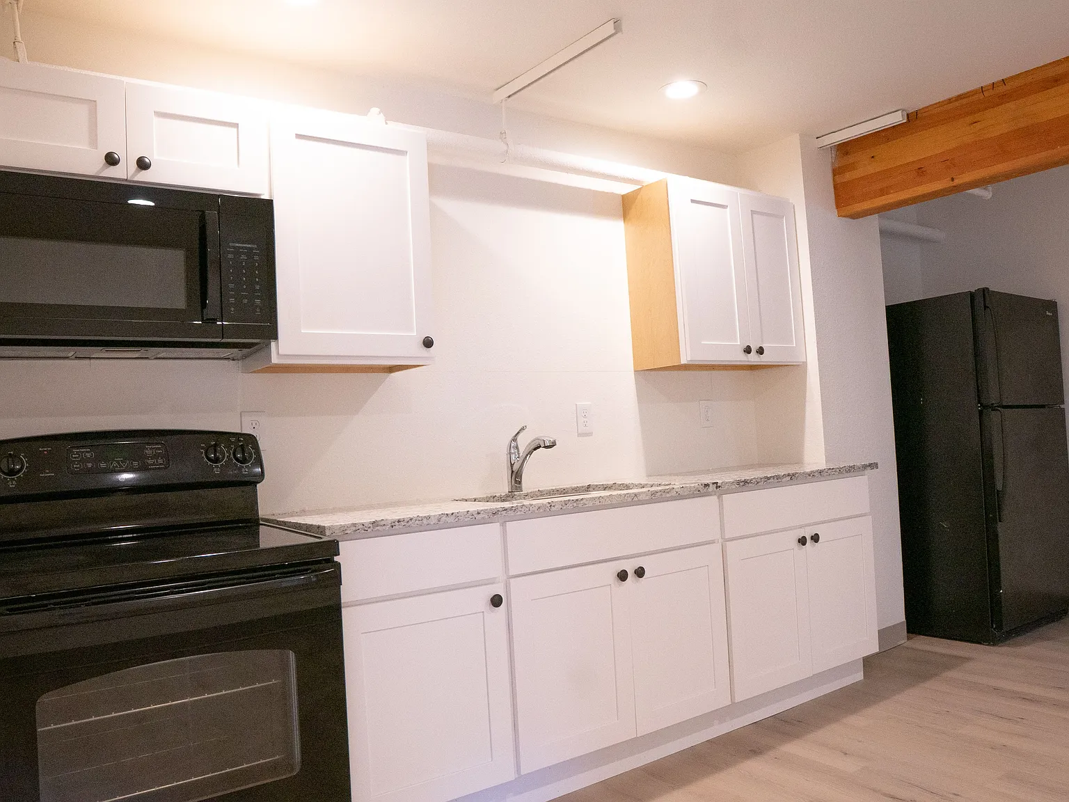 324 W King St — Photo 1