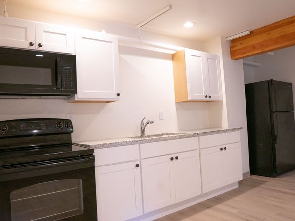 324 W King St #6