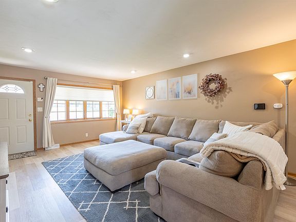 4th image of 4138 Natalia Way