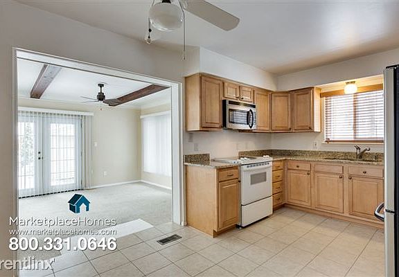 5th image of 32731 Meadowbrook St
