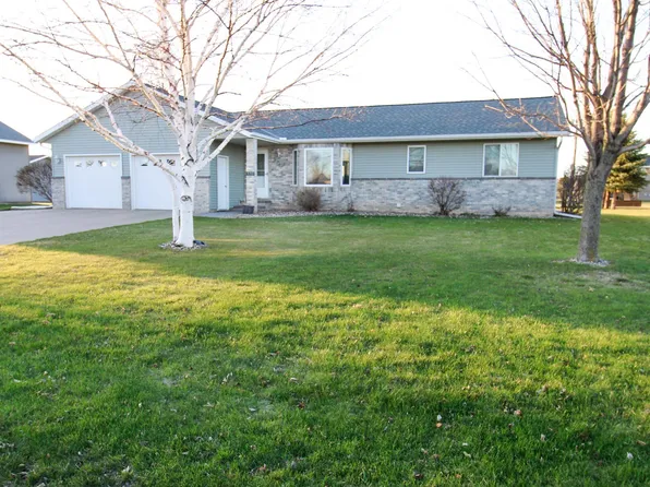 570 6th St NW, Richmond, MN 56368