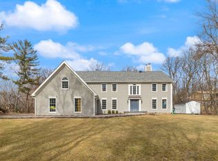 104 Crooked Creek Trl, Barrington, IL 60010