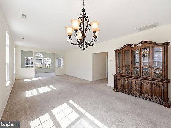 5th image of 539 Riviera Dr