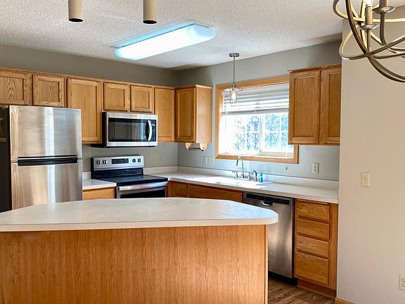 5th image of 2133 Baneberry Way W