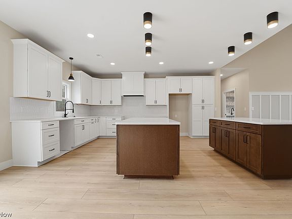5th image of 4656 Carpenter Rd