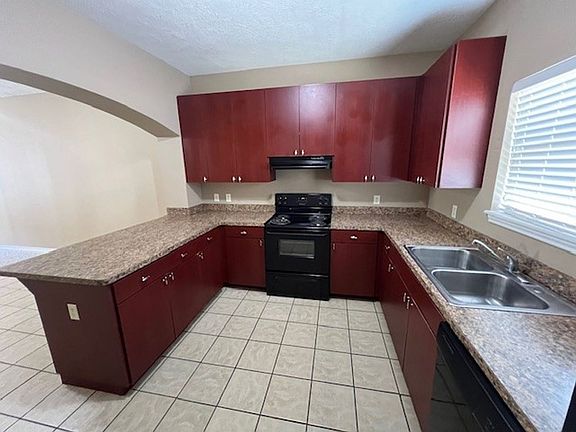 4th image of 114 W Lagrange St #4