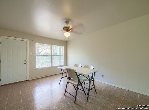 5th image of 119 Hillsdale Dr