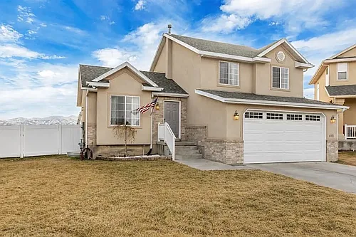 4764 W Homeland Dr Photo 1