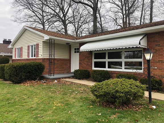 2nd image of 1715 Woodside Dr