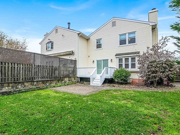 4th image of 765 Boynton Ave