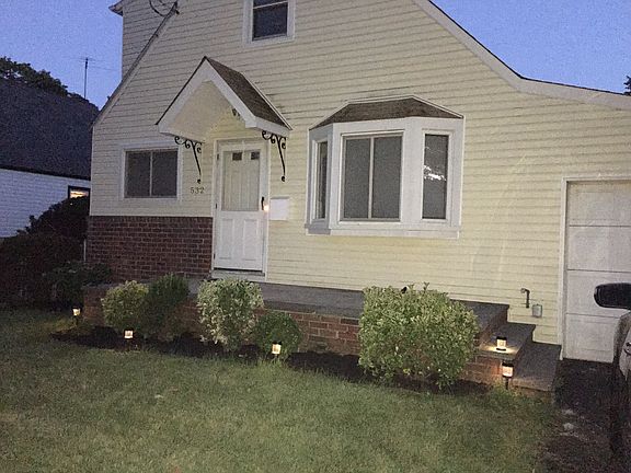 3rd image of 532 Stewart Ave