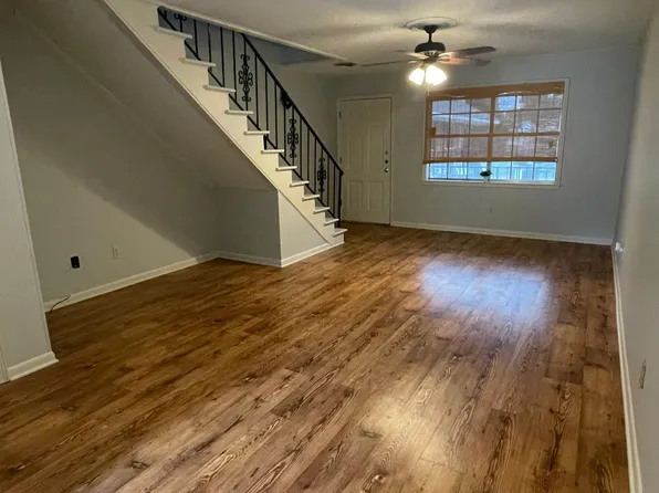 208 General Gardner Ave APT 208, Lafayette, LA 70501