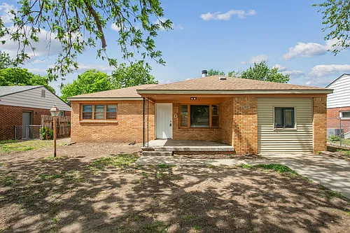 2807 S Pattie Ave Photo 1