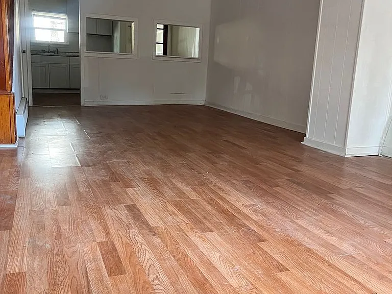 504 Laurel St — Photo 3