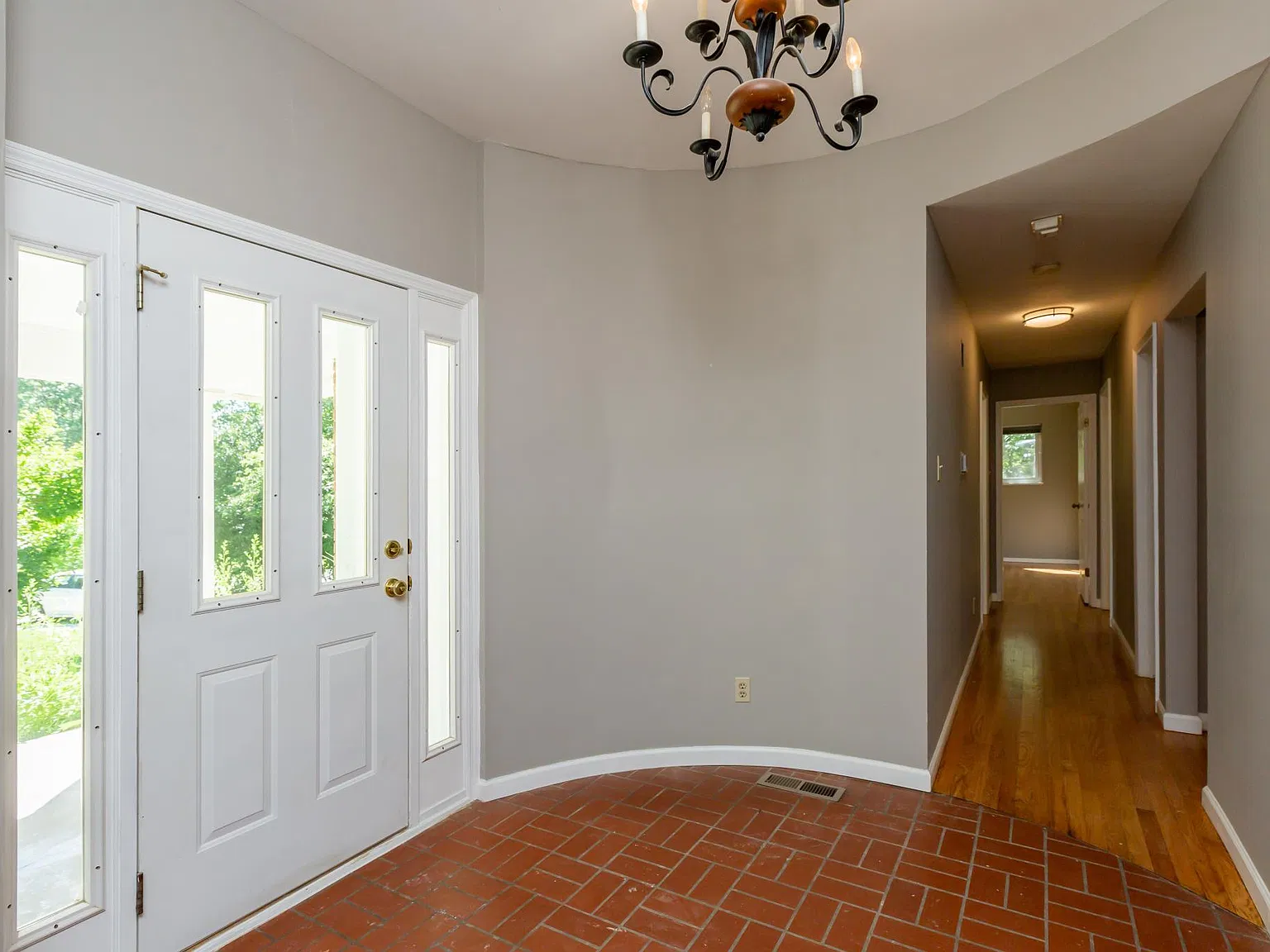 12 Wedgewood Ln — Photo 2