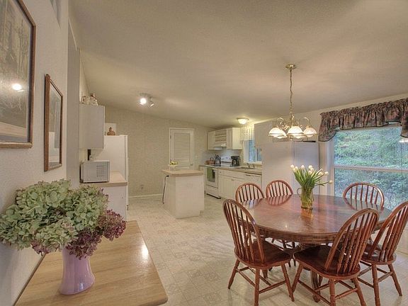 5th image of 45020 Se 136th St