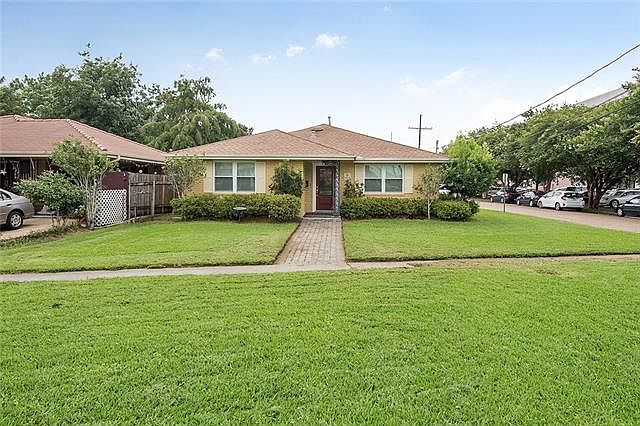 1st image of 3401 Lake Villa Dr
