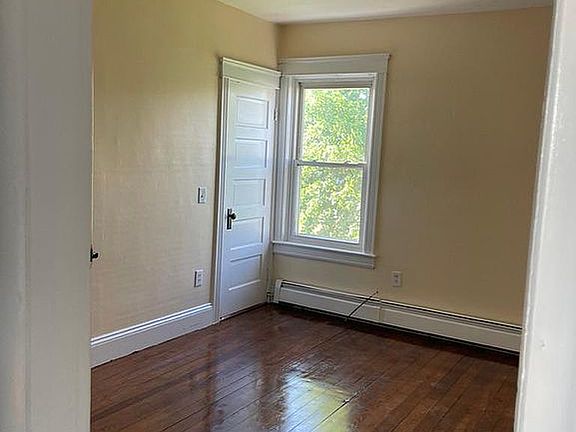 4th image of 649 York Ave