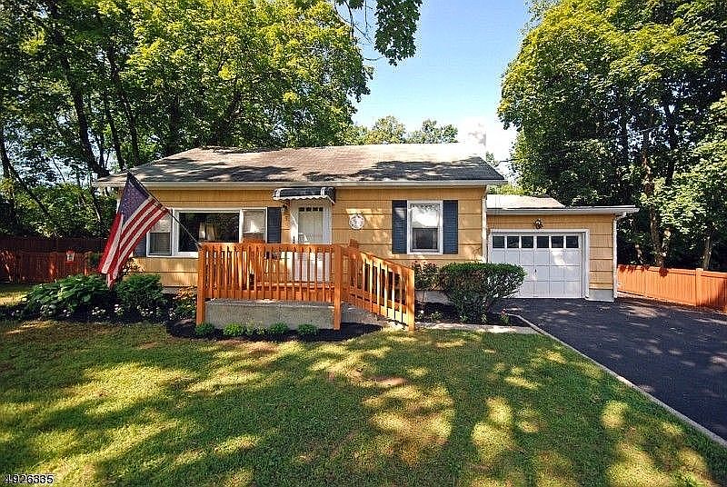 Country home w/convenience