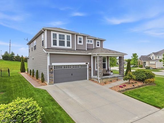 3rd image of 1955 Leisure Ln