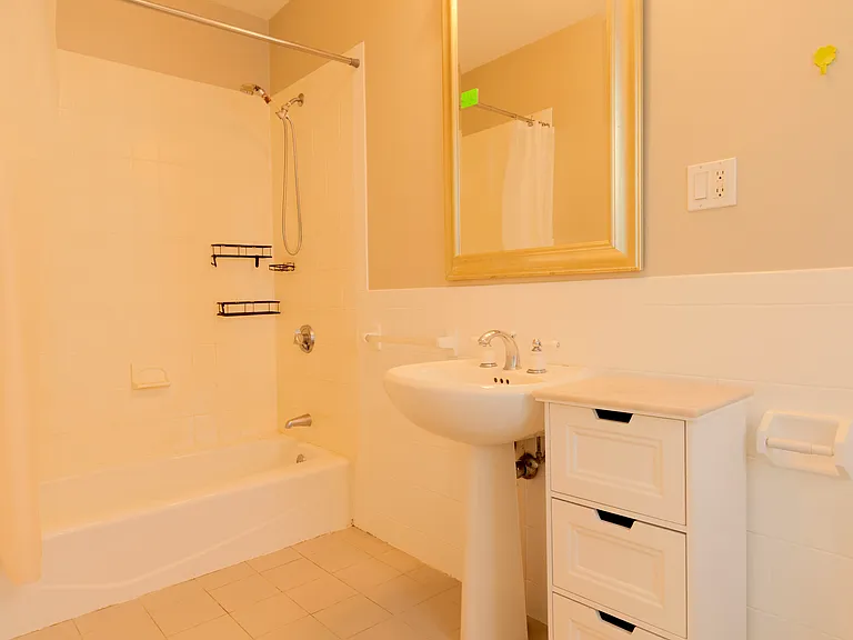 256 W Newton St #3 — Photo 19