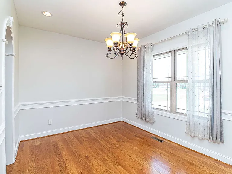 303 Glenn Laurel Dr — Photo 6